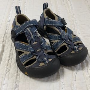 KEEN blue sandals size 9